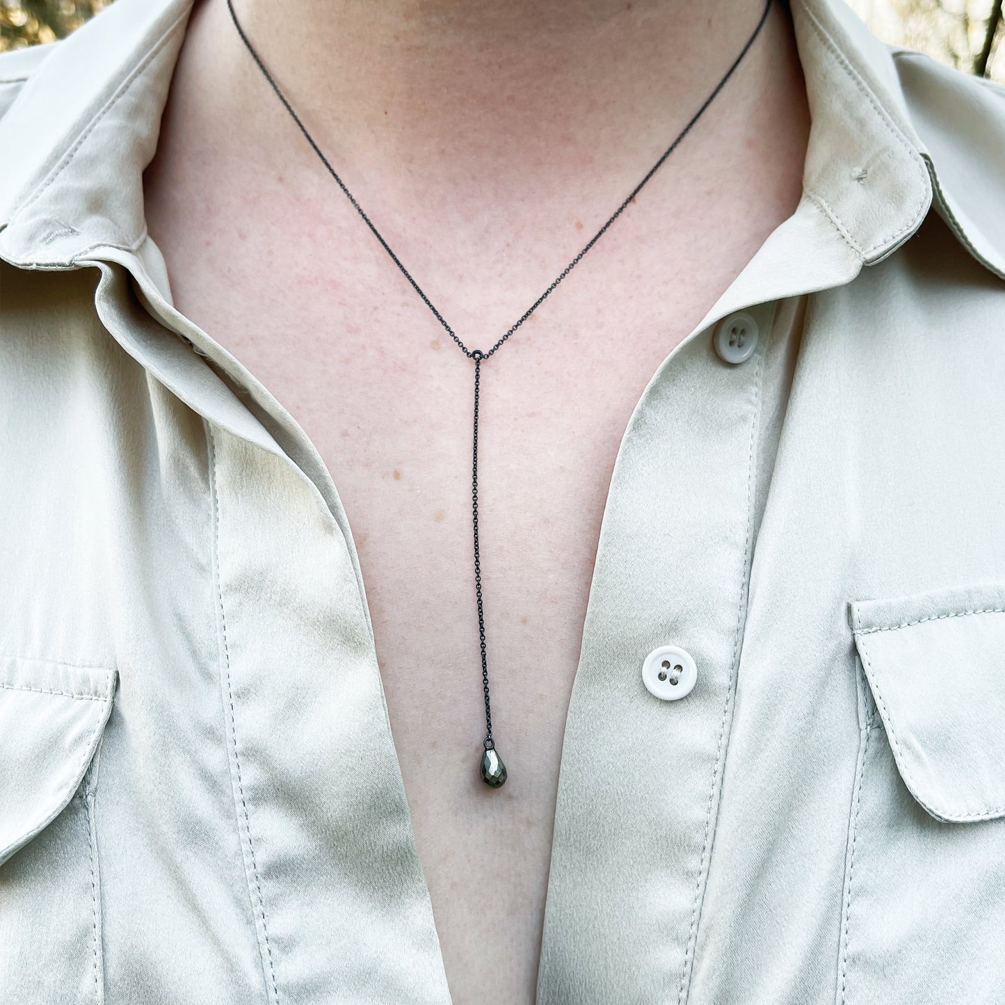 Halskette aus Silber mit Pyrit Tropfen