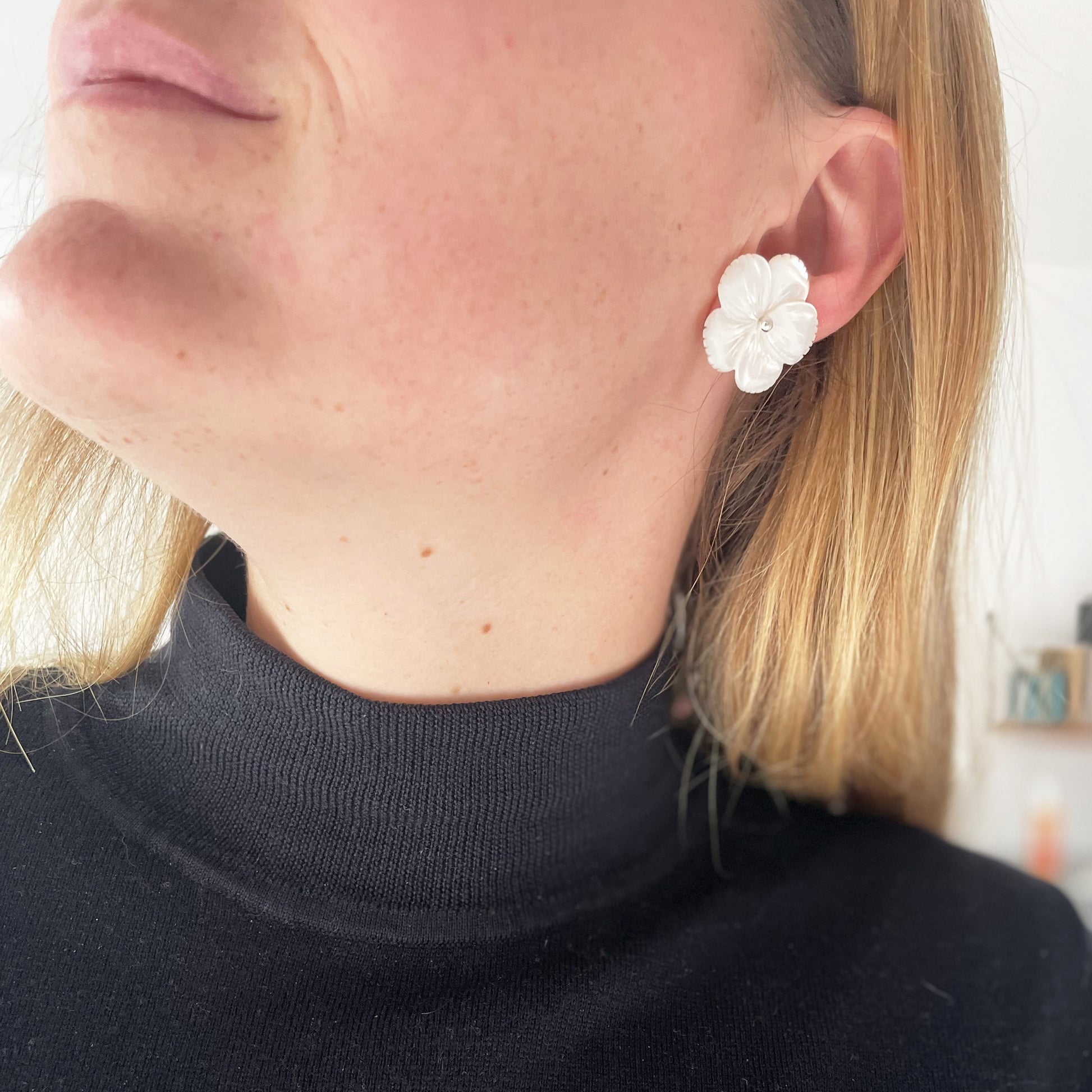Ohrstecker Blueten weiss silber
