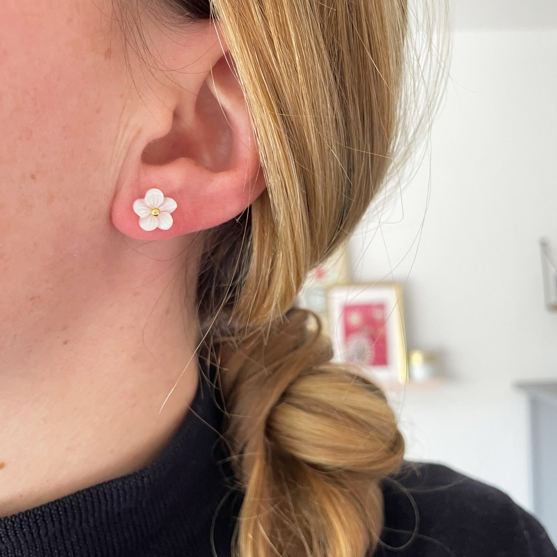 Handgemachte Blumen Ohrstecker Perlmutt 