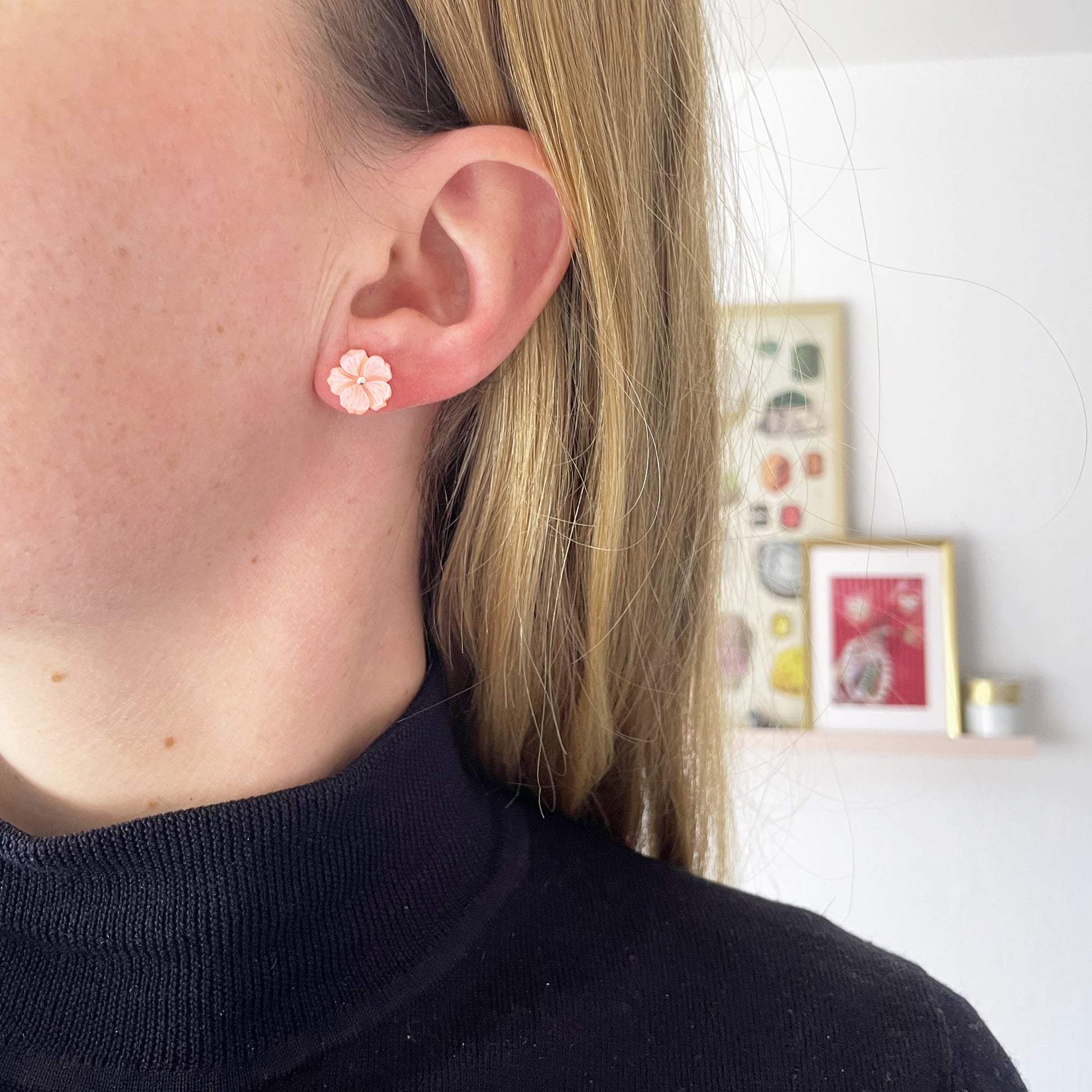 Ohrstecker Perlmuttblueten pink